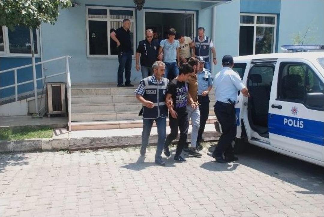 Gediz&rsquo;de Uyuşturucu Operasyonunda 6 Tutuklama