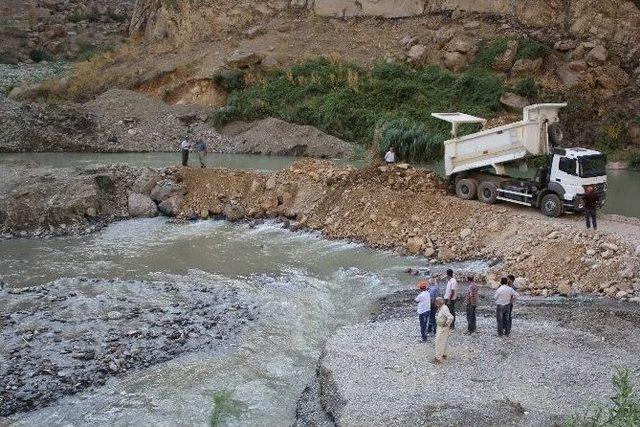 Zap Suyu’nda 13 Yaşındaki Çocuğu Arama Çalışmaları Sürüyor