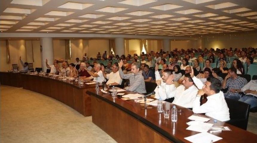 Sel&ccedil;uk Belediye Meclisinden Darbeye Karşı Ortak Bildiri