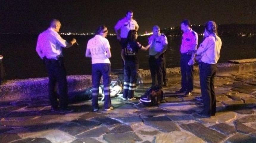 Deniz Kenarında Oturan Adam Denize D&uuml;şerek Boğuldu