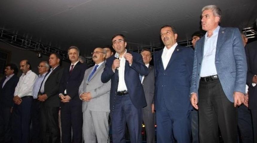 Ak Parti Genel Başkan Yardımcısı Cevdet Yılmaz Bing&ouml;l&rsquo;de