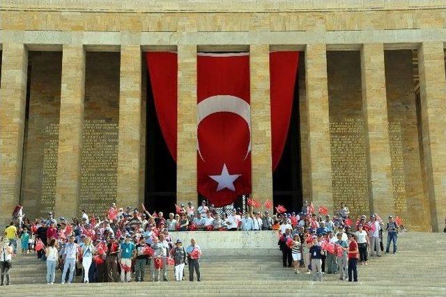 Anıtkabir’i Gezen Vatandaşlardan Başkan Çerçioğlu’na Teşekkür