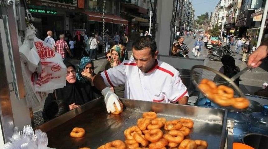 Bayraklılı Şehit İ&ccedil;in Lokma D&ouml;k&uuml;ld&uuml;