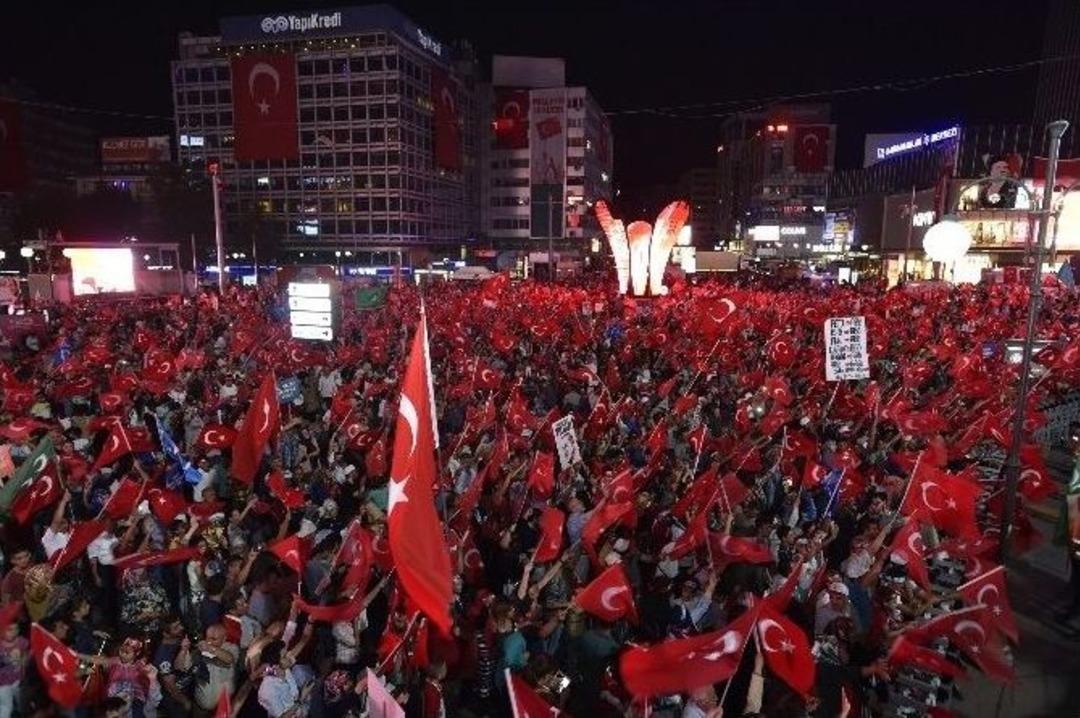 Kızılay&rsquo;daki Demokrasi N&ouml;betinde Birlik Ve Beraberlik Mesajı