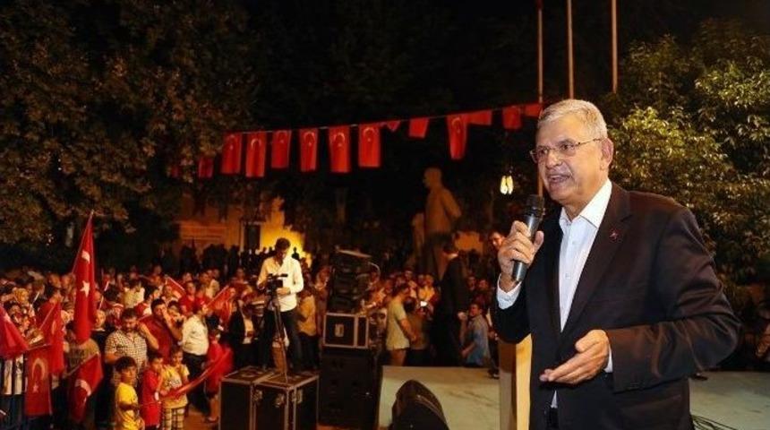 Volkan Bozkır Kağıthanelilerle Demokrasi N&ouml;betinde