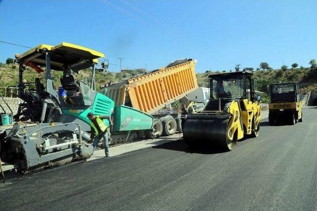 Erenköy Mahallesi’nde Dere Sokak Asfaltlama Çalışması