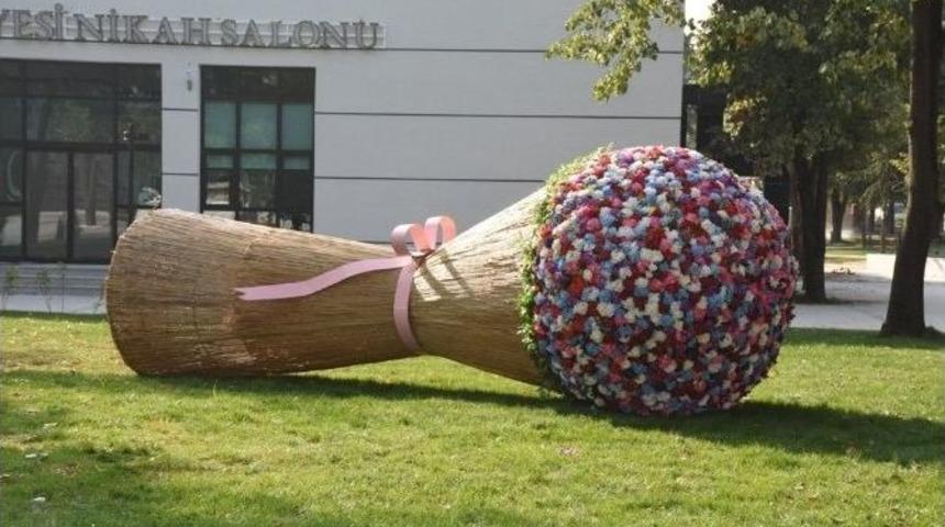 D&uuml;zce&rsquo;de Evlenecek &Ccedil;iftler, Dev &Ccedil;i&ccedil;ek Buketi İle Karşılanacak