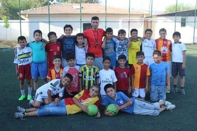 Yavuzeli İlçesinde Futbol Yaz Okulu Açıldı