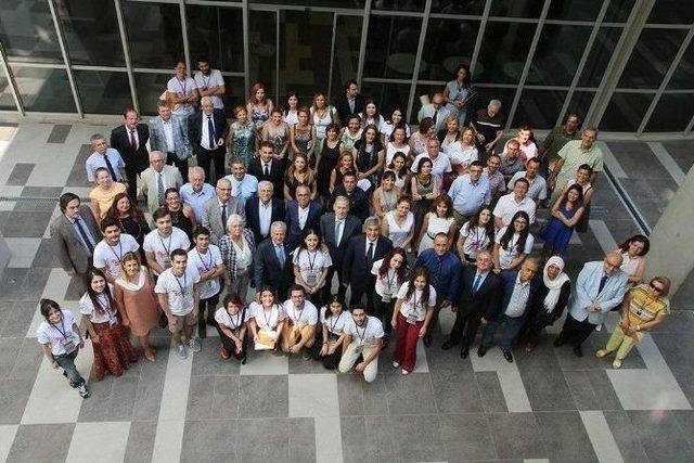 İzmir Ekonomi Üniversitesi’ne 4 Yeni Bölüm 6 Program