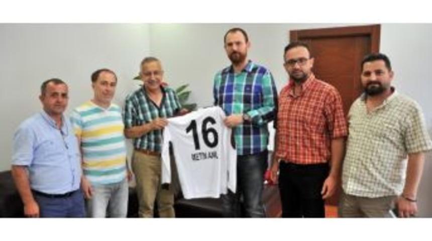 İneg&ouml;lspor&rsquo;a Destek Yağıyor