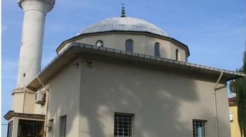 Rize&rsquo;de Tarihi Cami Yıkıldı