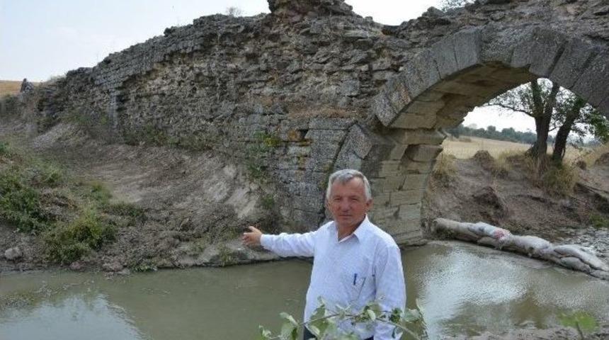 Tarihi Su Kemeri G&uuml;n Y&uuml;z&uuml;ne &Ccedil;ıkıyor