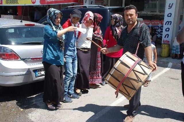 Adıyaman’da, Ana Kuzuları Asker Ocağına Uğurlandı