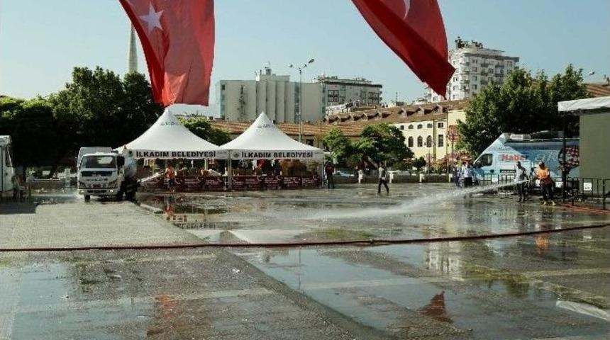 Meydanı Her G&uuml;n Demokrasi N&ouml;betine Hazırlıyorlar