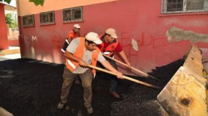 B&uuml;y&uuml;kşehir Belediyesi Okul Bah&ccedil;elerini Asfaltlıyor
