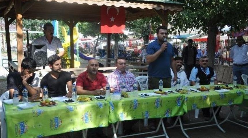 Boz&uuml;y&uuml;k&rsquo;te Pazarcılar Da Darbe Girişimini Kınadı