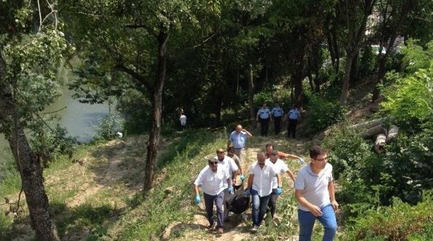 Yaşlı Adam Irmağa Atlayarak İntihar Etti