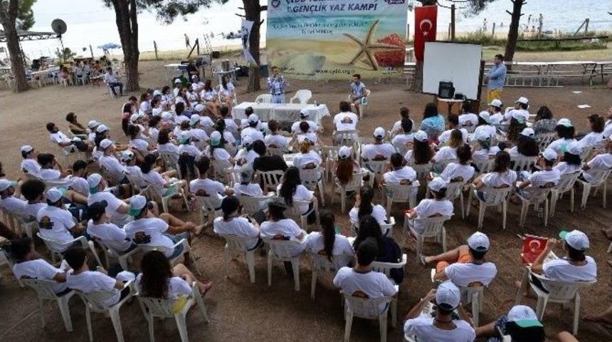 Ataç, Gençlerle Sosyal Belediyeciliği Konuştu