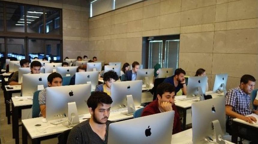 Ag&uuml; Geleceğin Oyun Programcılarını Yetiştiriyor