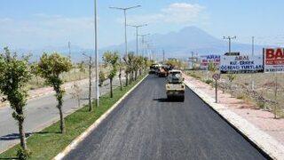 Aksaray Belediyesi, Üniversitesinin Yolunu Asfaltlıyor
