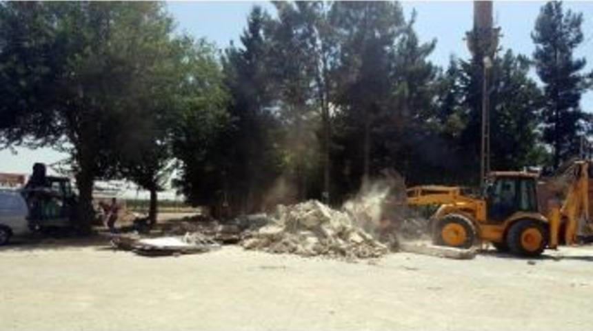 Elbeyli İl&ccedil;esinde Merkez Caminin &Ccedil;evresinde D&uuml;zenleme