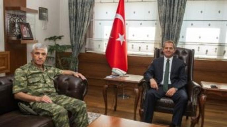 Korgeneral &Ccedil;etin&rsquo;den Vali Taşyapan&rsquo;a Ziyaret