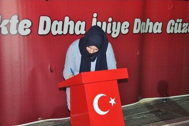 Demokrasi Nöbetinde ‘tarihe Sen De Not Düş’ Standı