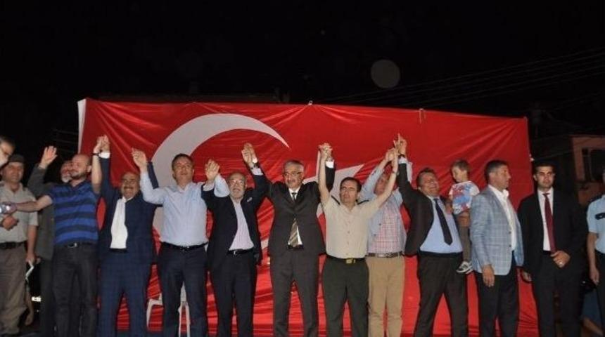 Bayat&rsquo;ta Devlet Millet Ele Demokrasi N&ouml;betinde