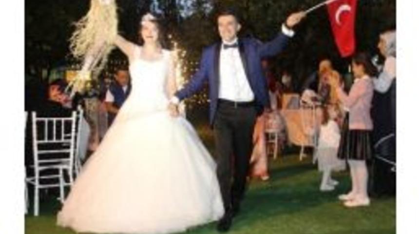 Demokrasi N&ouml;betlerine D&uuml;ğ&uuml;nlerinde Devam Ettiler