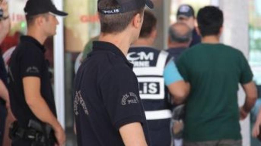 Fet&ouml;&rsquo;de 7 Tutuklama