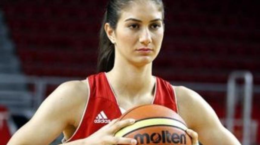 Burcu &Ccedil;iğil Beşiktaş&rsquo;ta