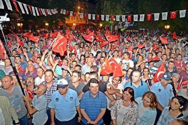 Başkan Çerçioğlu, Çine’de Demokrasi Yürüyüşüne Katıldı