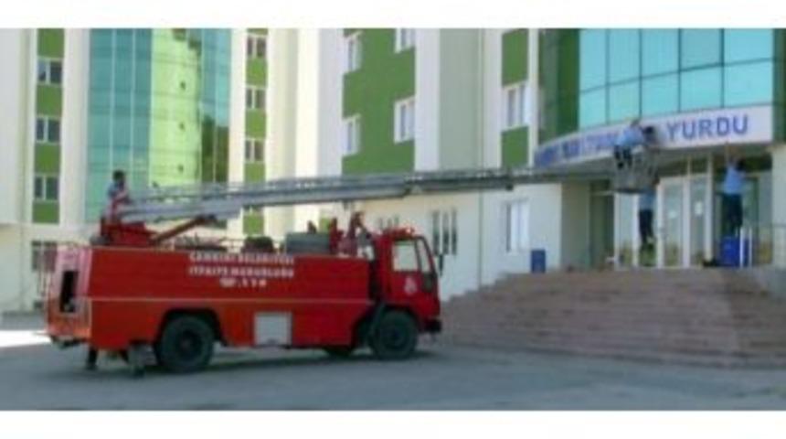 &Ccedil;ankırı&rsquo;da Fet&ouml; Yurtlarının Tabelaları S&ouml;k&uuml;ld&uuml;