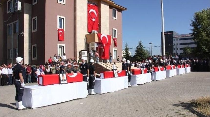 Bing&ouml;l Şehitleri Uğurlandı