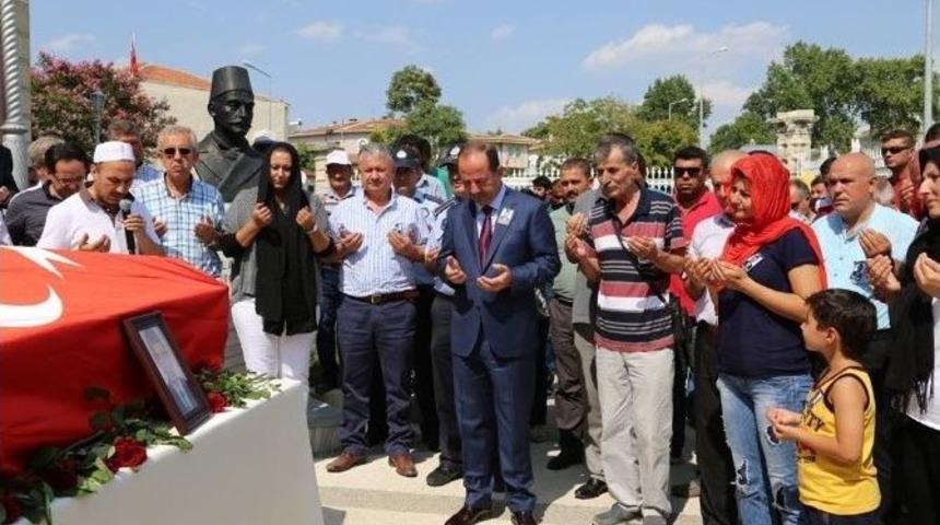 Edirne Belediyesi &Ouml;n&uuml;nden Son Yolculuğuna Uğurlandı