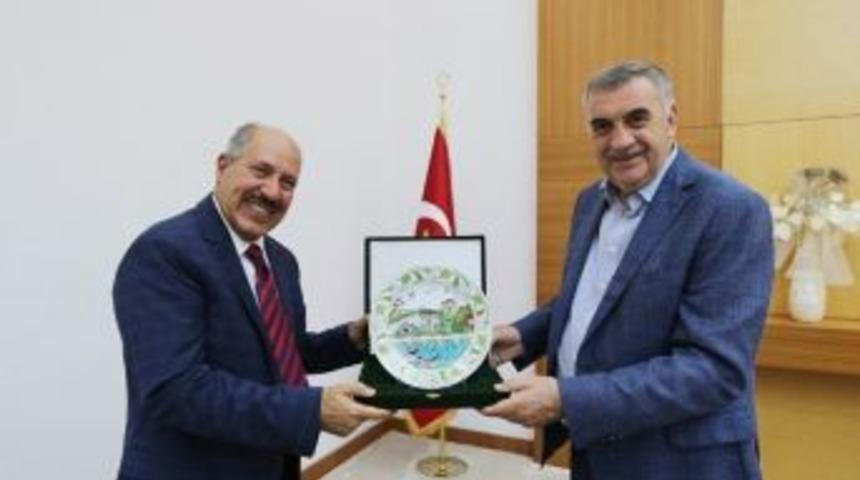 To&ccedil;oğlu, Kuveyt B&uuml;y&uuml;kel&ccedil;isini Ağırladı