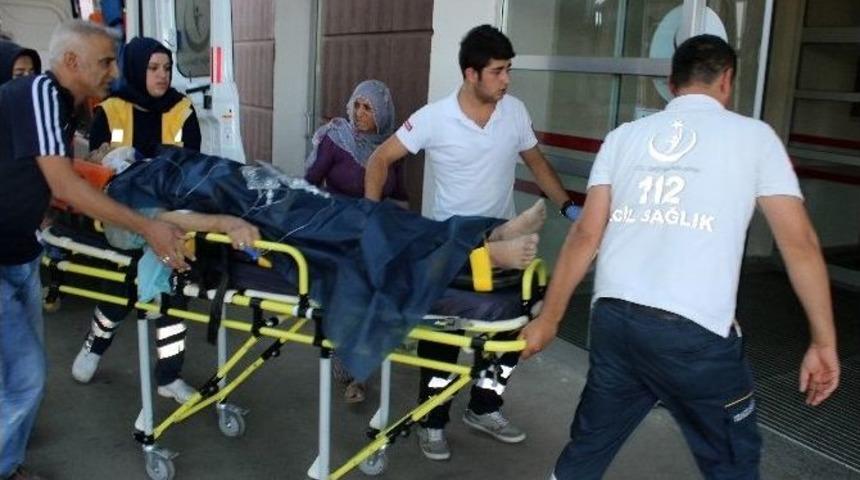 &Uuml;zerine Duvar Devrilen Şahıs Yaralandı