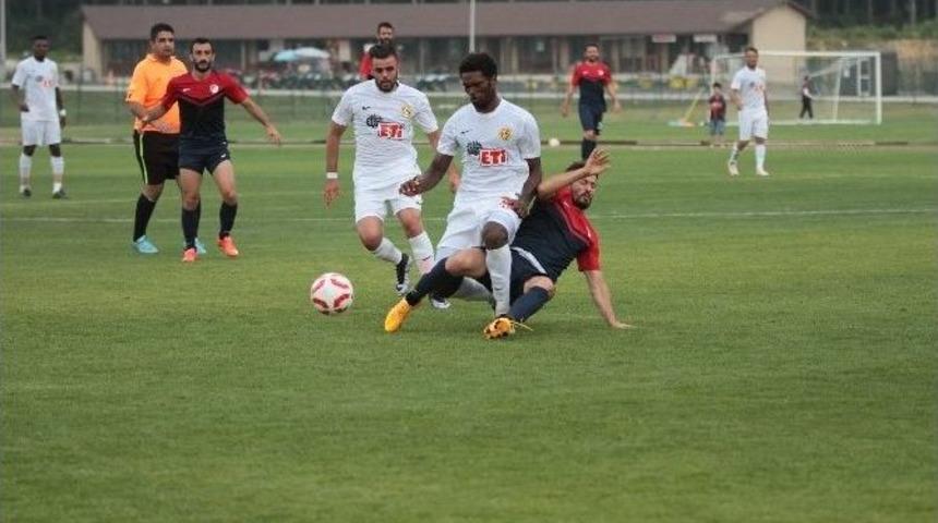 Eskişehirspor Hazırlık Ma&ccedil;ında D&uuml;zcespor&rsquo;u Yendi