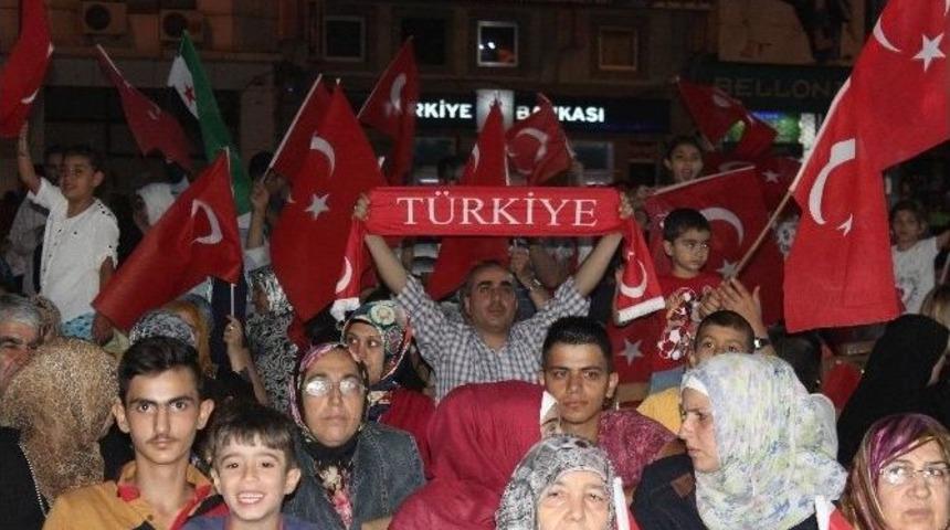 Kilis&rsquo;te Demokrasi N&ouml;beti S&uuml;r&uuml;yor