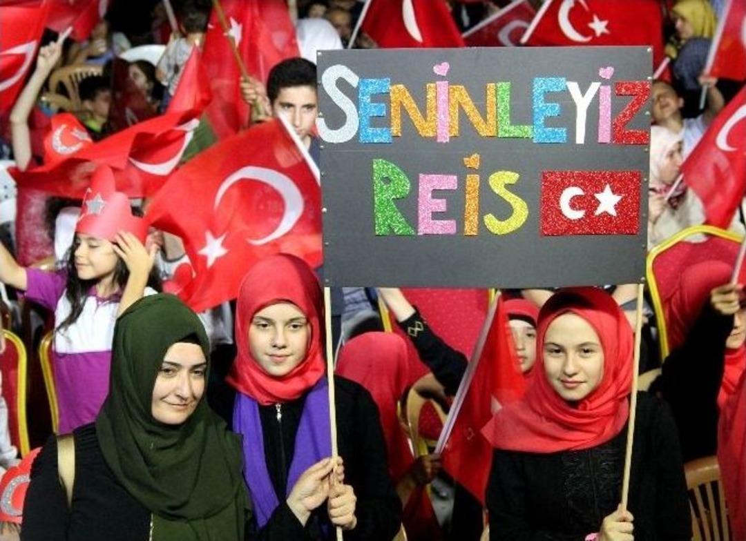 Beylikd&uuml;z&uuml;&rsquo;nde Demokrasi N&ouml;beti S&uuml;r&uuml;yor