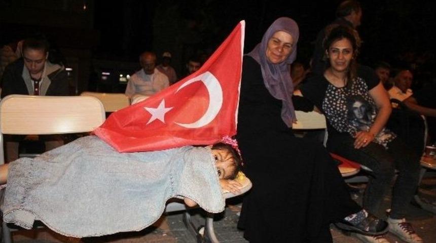 Iğdırlılar &Ccedil;ocuk-yaşlı Demokrasi N&ouml;betinde