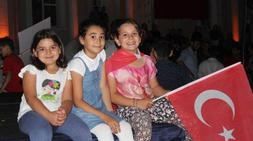 Demokrasi N&ouml;beti Devam Ediyor