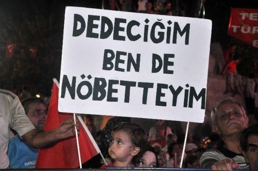 Antalya&rsquo;da Demokrasi N&ouml;beti 19&rsquo;uncu G&uuml;n&uuml;nde Devam Etti