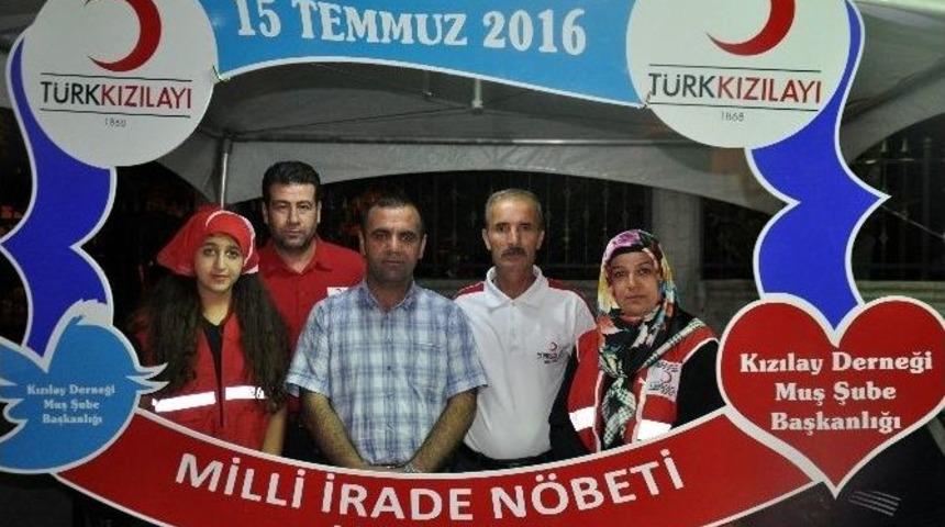 Muş’ta Demokrasi Nöbeti Devam Ediyor