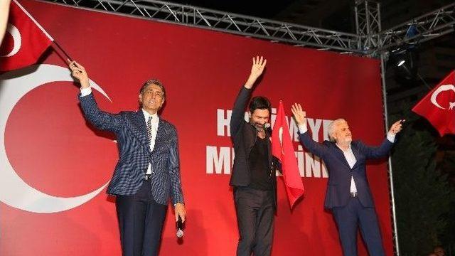 Uğur Işılak, Vatan Caddesi’nde Demokrasi Nöbeti’nde