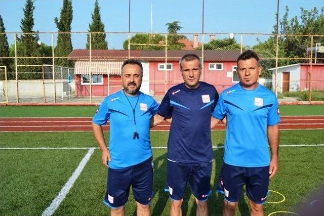 Ayvalıkgücü Belediyespor Şampiyonluk İçin Sahaya İndi