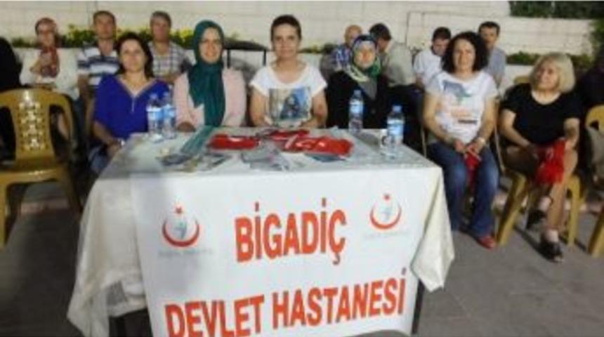 Bigadi&ccedil;&rsquo;te Demokrasi N&ouml;betinde Sağlık Standı
