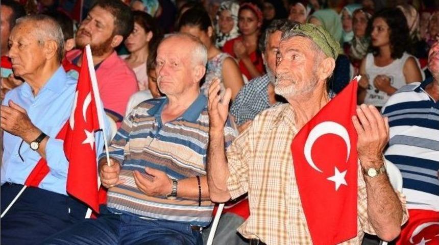 Lapseki&rsquo;de Demokrasi N&ouml;beti Ş&ouml;len Havasında Ge&ccedil;ti