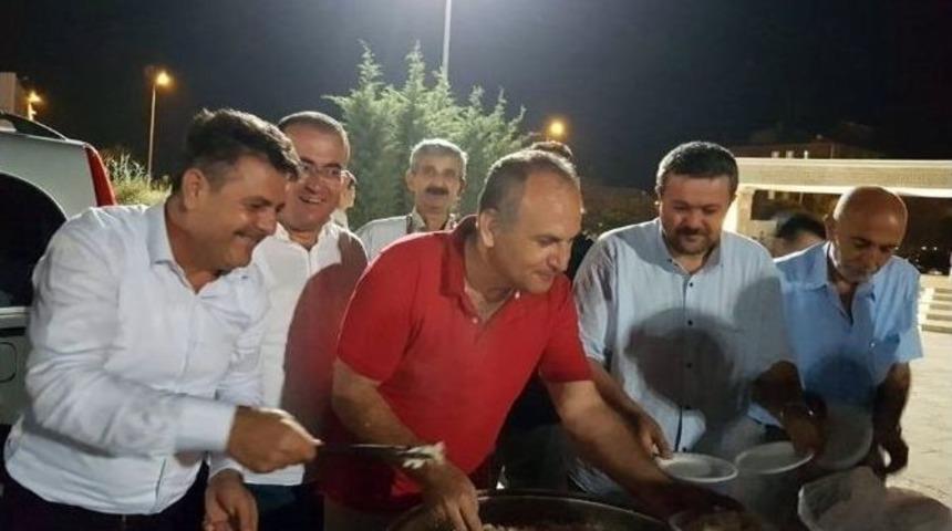 Didim&rsquo;de Demokrasi N&ouml;betinde Şehitler İ&ccedil;in Hayırda Bulunuldu