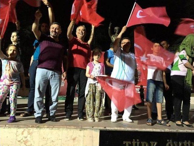 Başkan Yaman, Bilecik’teki Demokrasi Nöbetine Destek Verdi